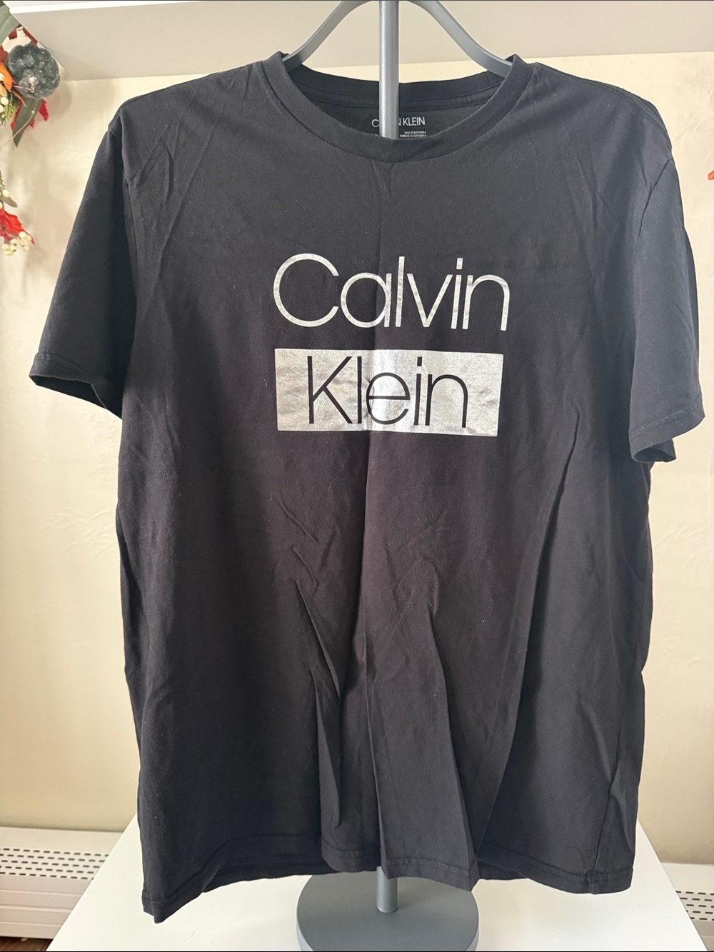 Men’s Calvin Klein SS Size Large